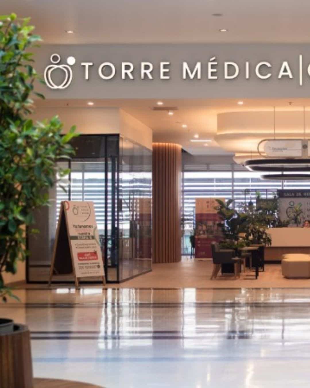 Reception at Torre Médica Oviedo, Be Dharma aesthetic clinic in Medellín