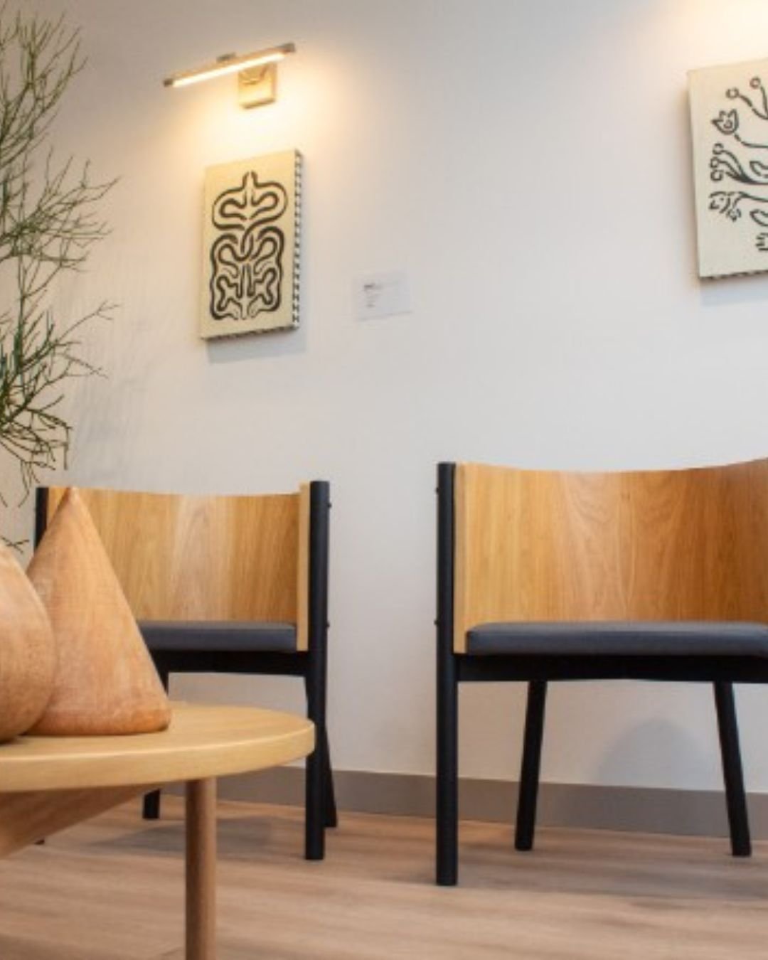 Waiting area at Torre Médica Oviedo, Be Dharma clinic in Medellín