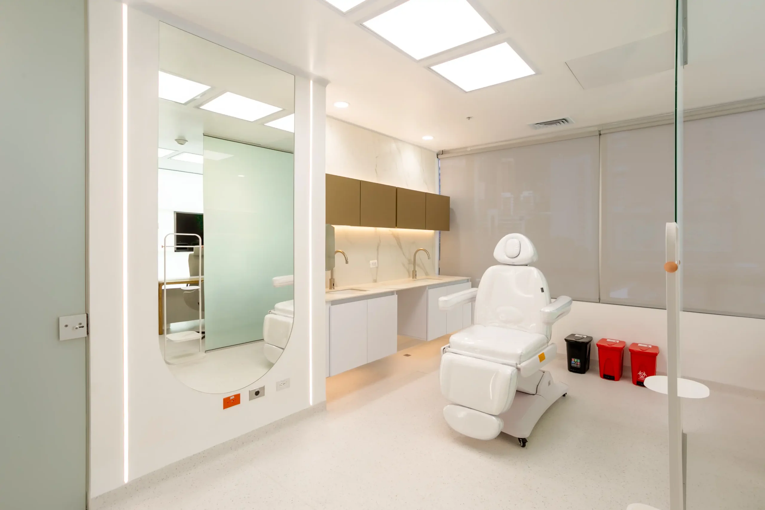 Facilities of Clínica Be Dharma at Torre Médica Oviedo, Medellín