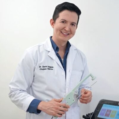 Dr. David Delgado, director médico de Clínica Be Dharma en Medellín